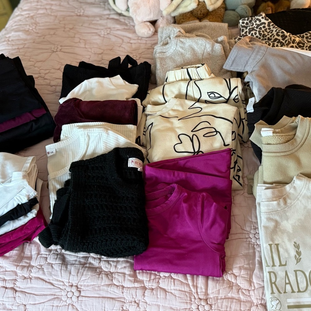 Abercrombie Kids Matching Set - Black, Cream, Purple